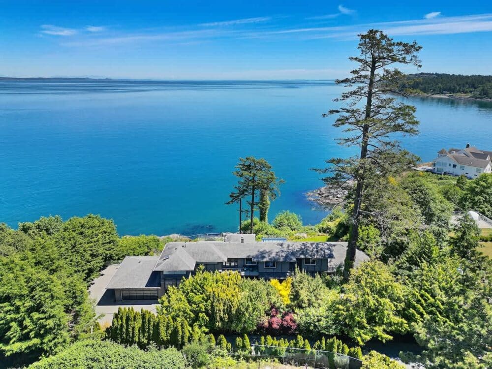 Oceanfront Oasis Main Image
