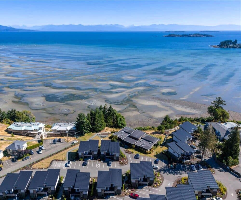 Sunridge Beachside Retreat by EMR Vacation Rentals Main Image
